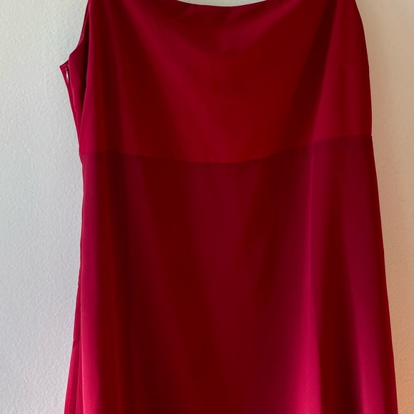 Tyler Mcgillivary Dresses & Skirts - Tyler McGillivary XL Lyla two tone romantic red & burgundy dress limited edition